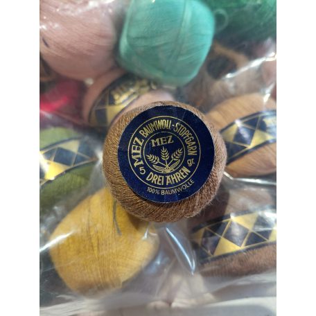 245g  38 db. MEZ pamut stoppolócérna