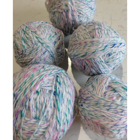 530g akril+egyéb fonal