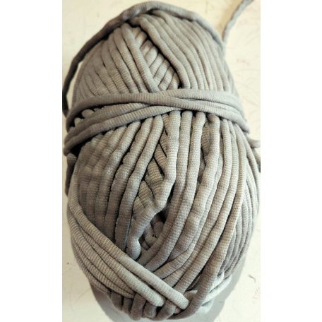 194g Alison&Mae poliészter fonal