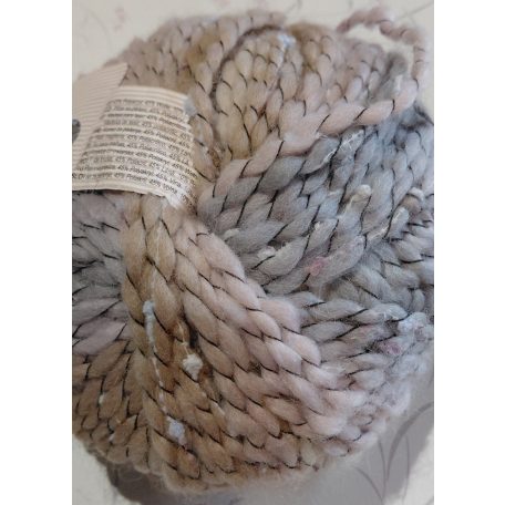 100g fonal 45% poliakril+ 45% gyapjú+ poliészter tűméret 5mm.