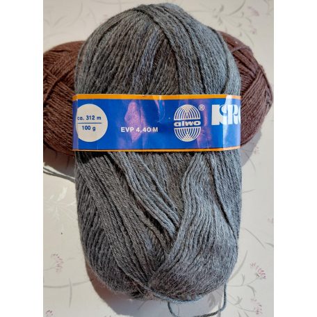 180g gyapjús fonal 50% gyapjú+ aklril