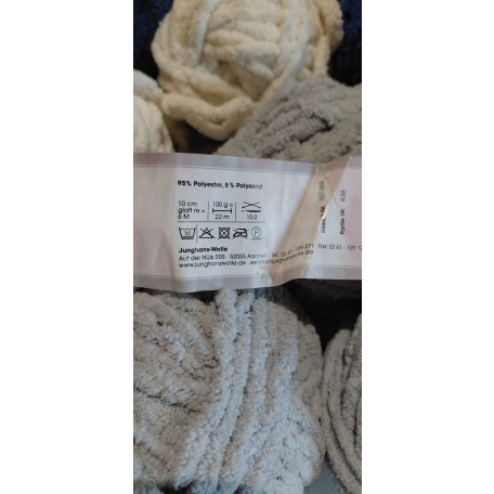 890g Junghans Wolle Nicka Curly fonal