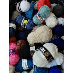 kilós vegyes akrilfonal 5000.-Ft.-kg.