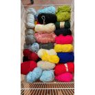 kilós vegyes akrilfonal 5000.-Ft.-kg.